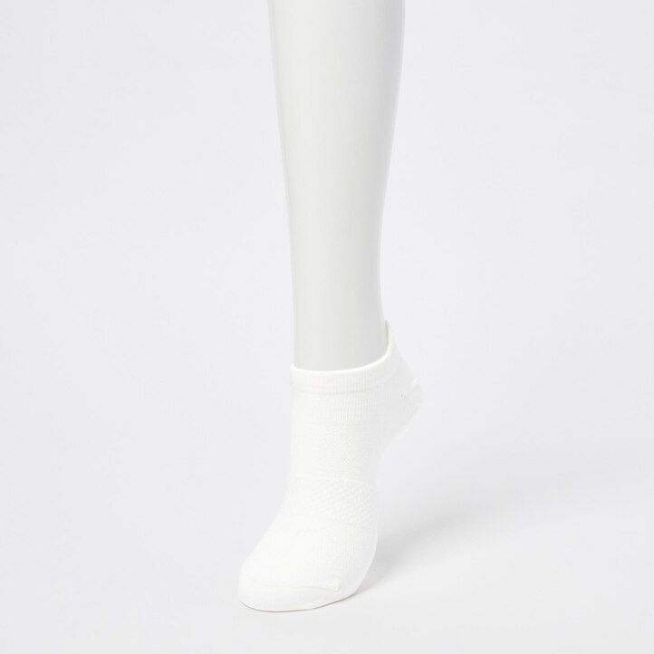 White Uniqlo Ankle Sports Socks Three Pairs | REGJU-5681