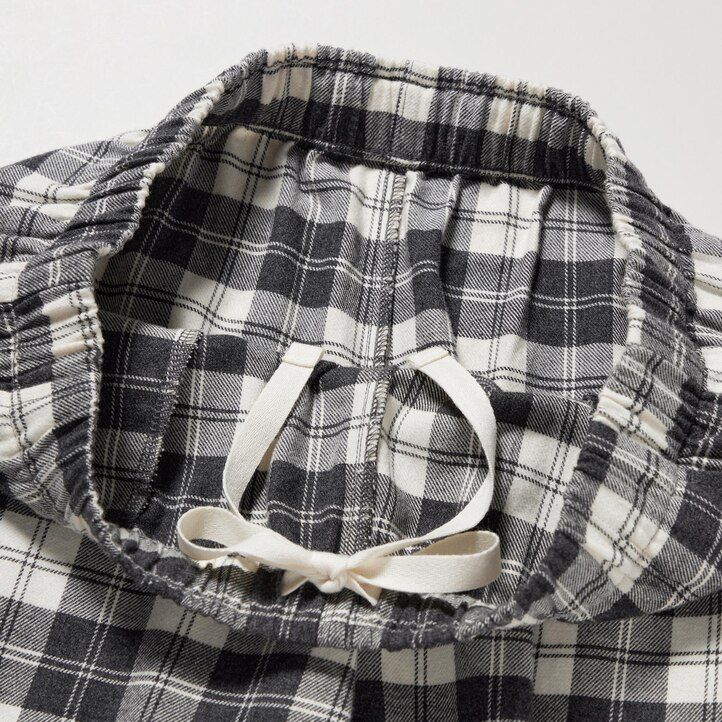 White Uniqlo Flannel Trousers | DOHKX-5109