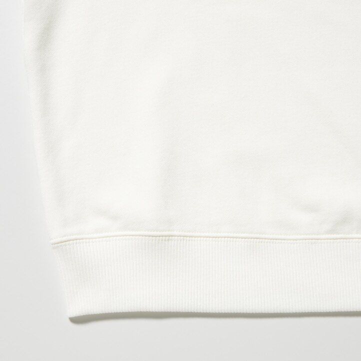 White Uniqlo Ultra Stretch Graphic Sweatshirt | AKOLM-9356