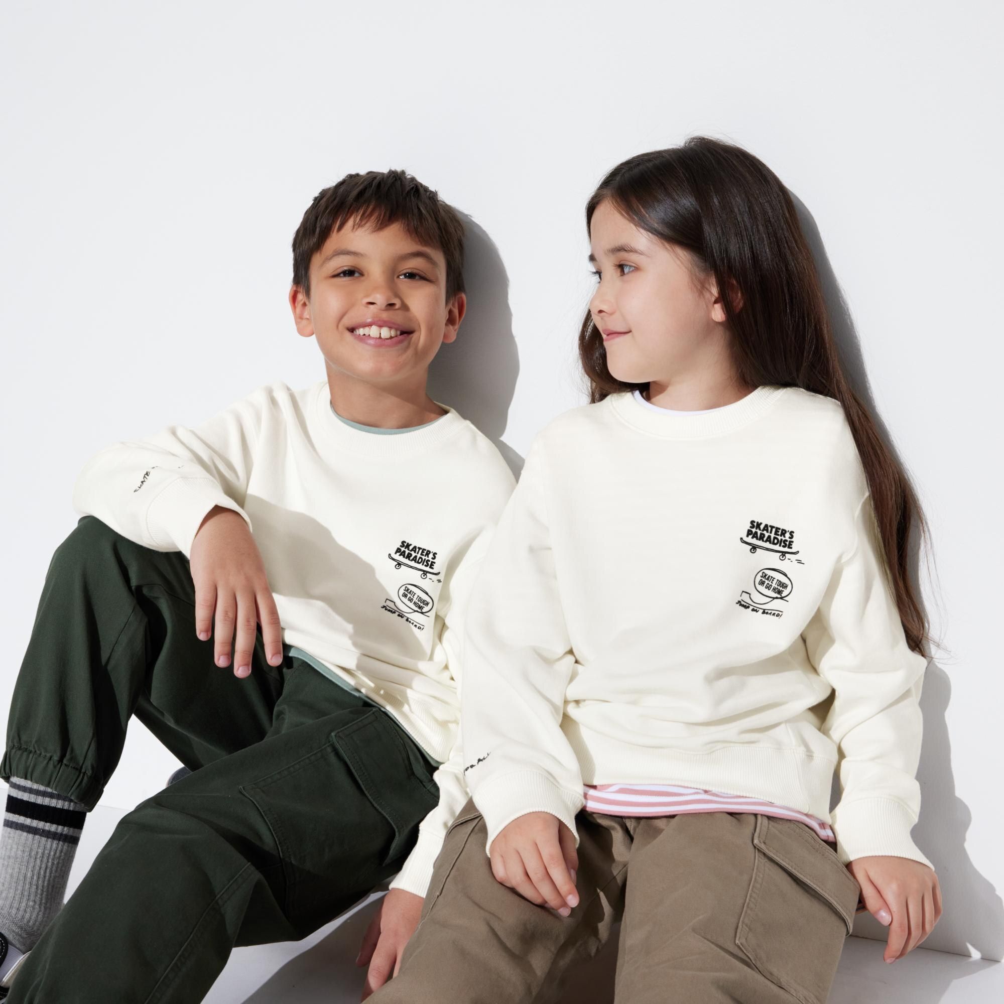 White Uniqlo Ultra Stretch Graphic Sweatshirt | AKOLM-9356